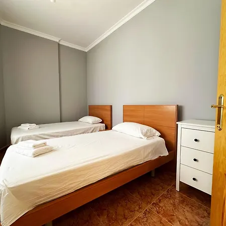 Apartment Bajbaj - 2 A 100 Metros De La Playa Del Bajondillo, A 300 Metros Del Centro De