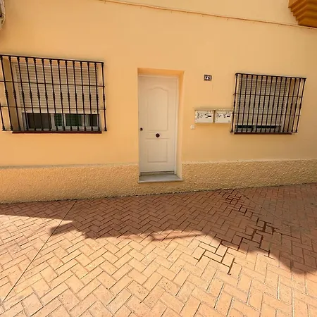 Apartment Bajbaj - 2 A 100 Metros De La Playa Del Bajondillo, A 300 Metros Del Centro De Torremolinos